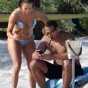 Jennifer Lopez i Alex Rodriguez uživaju na Bahamima