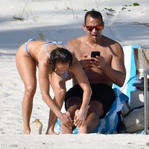 Jennifer Lopez i Alex Rodriguez uživaju na Bahamima