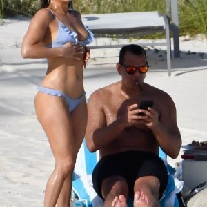 Jennifer Lopez i Alex Rodriguez uživaju na Bahamima