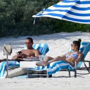 Jennifer Lopez i Alex Rodriguez uživaju na Bahamima