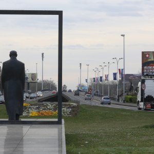 Zagreb: Postavljanje signalizacije uoči početka sanacije Mosta slobode