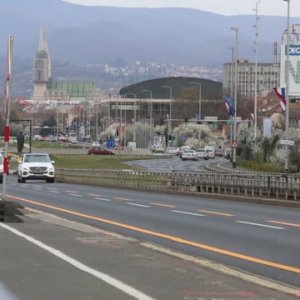 Zagreb: Postavljanje signalizacije uoči početka sanacije Mosta slobode