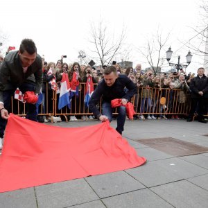 Slavonski Brod - Mario Mandžukić, Ivica Olić i Ivan Rakitić dobili su spomen ploče na gradskom korzu