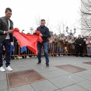 Slavonski Brod - Mario Mandžukić, Ivica Olić i Ivan Rakitić dobili su spomen ploče na gradskom korzu