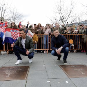 Slavonski Brod - Mario Mandžukić, Ivica Olić i Ivan Rakitić dobili su spomen ploče na gradskom korzu