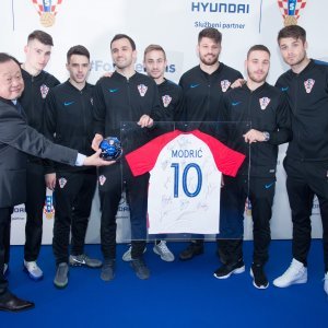 Vatreni na otvorenju novog Hyundai centra