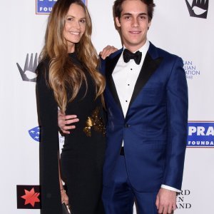 Elle Macpherson i Arpad Flynn Alexander Busson