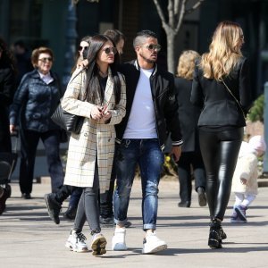 Nogometaš Luis Ibanez prošetao Cvjetnim trgom sa suprugom Mateom