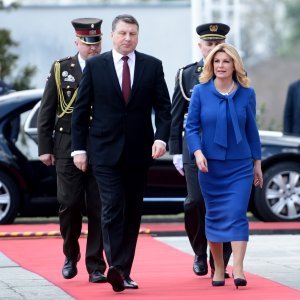 Kolinda Grabar-Kitarović i latvijski predsjednik Raimonds Vejonisom