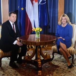 Kolinda Grabar-Kitarović i latvijski predsjednik Raimonds Vejonisom