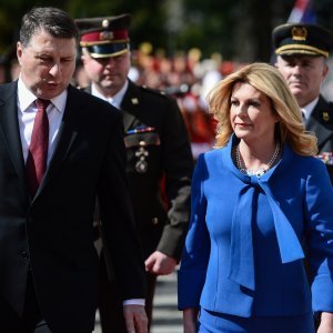 Kolinda Grabar-Kitarović i latvijski predsjednik Raimonds Vejonisom