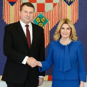 Kolinda Grabar-Kitarović i latvijski predsjednik Raimonds Vejonisom