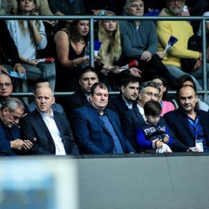 Premijer Andrej Plenković sa sinom s tribina pratio utakmicu Mađarska - Hrvatska