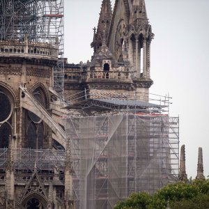 Jutro nakon katastrofalnog požara u katedrali Notre Dame