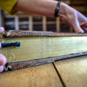 Čišćenje knjiga u Katedrali blažene djevice Marije u Salisburyju