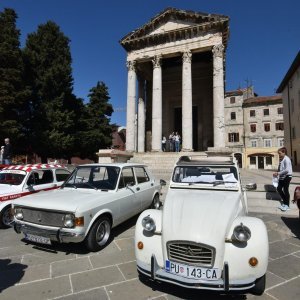 Pula: Izložba oldtimera na Forumu