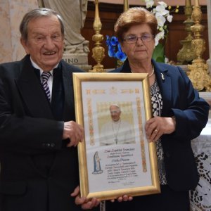 Umag: Mirko Otočan od pape dobio zahvalu za 70 godina sviranja orgulja