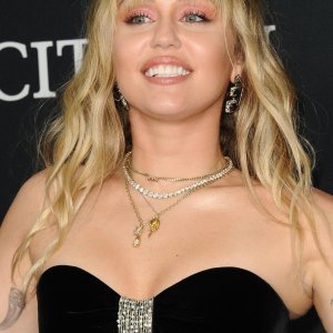 Miley Cyrus (2)