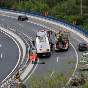 Zaustavljena cisterna na vijaduktu Svilno