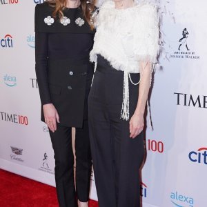 Clare Waight Keller i Julianne Moore