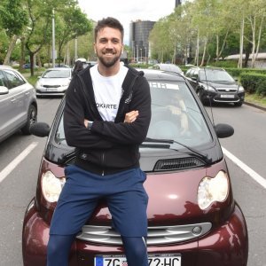 Tomislav Lubenjak obara Guinnessov rekord u guranju automobila na 100 kilometara