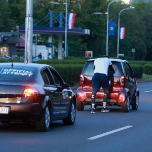 Tomislav Lubenjak obara Guinnessov rekord u guranju automobila na 100 kilometara