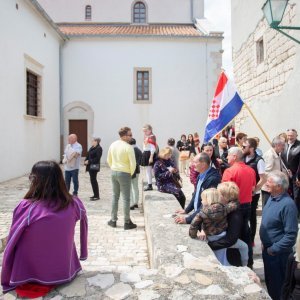 Rab: Predsjednica RH prisustvovala proslavi zavjetnog blagdana i procesiji za "Križima"