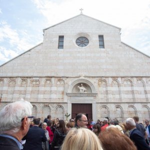 Rab: Predsjednica RH prisustvovala proslavi zavjetnog blagdana i procesiji za "Križima"