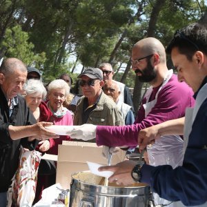 Šibenik: U Jadriji uz besplatni grah obilježen Prvi maj