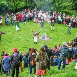 Proslava keltskog početka ljeta u Glastonburyju