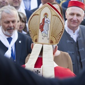 Predsjednica Kolinda Grabar Kitarović u procesiji sv. Dujma u Splitu