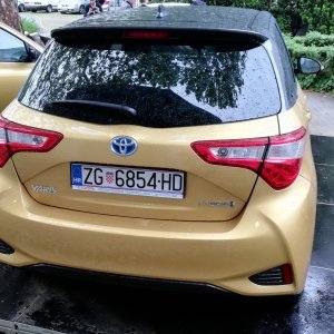 U dva desetljeća i tri generacije Yaris se etablirao kao najprodavaniji Toyotin model u Europi. Izmijenjena paleta Yarisa nudi novi multimedijski sustav koji omogućava integraciju mobilnog telefona