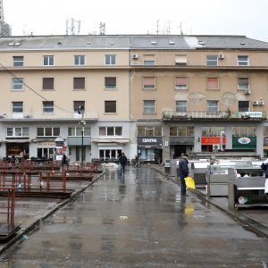 Zbog jakog nevremena na tržnici Dolac tek dvije prodavačice