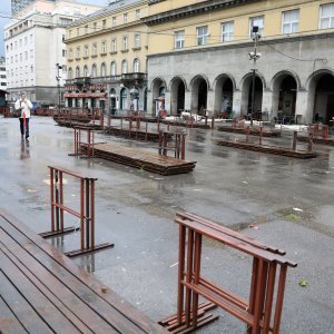 Zbog jakog nevremena na tržnici Dolac tek dvije prodavačice