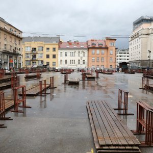 Zbog jakog nevremena na tržnici Dolac tek dvije prodavačice