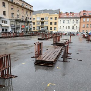 Zbog jakog nevremena na tržnici Dolac tek dvije prodavačice