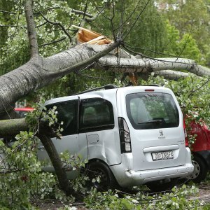 Razbijeni automobili u Sopotu