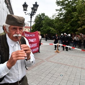 Protivnici Parade ponosa održali su antiprosvjed u Novom Sadu