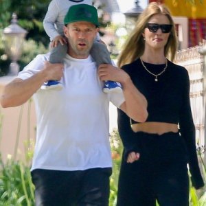 Rosie Huntington-Whiteley i Jason Statham sa sinom Jackom Oscarom