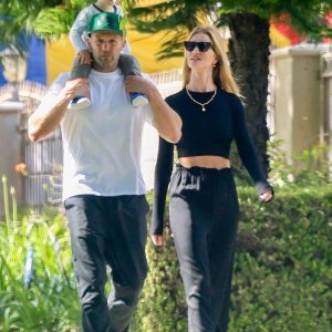 Rosie Huntington-Whiteley i Jason Statham sa sinom Jackom Oscarom