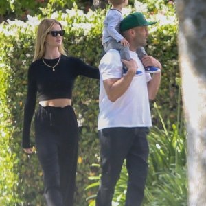 Rosie Huntington-Whiteley i Jason Statham sa sinom Jackom Oscarom