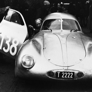 Porsche Type 64 i njegov drugi vlasnik Otto Mathé