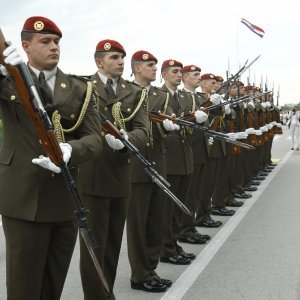 Obilježavanje 28. rođendana Hrvatske vojske na jarunskom jezeru