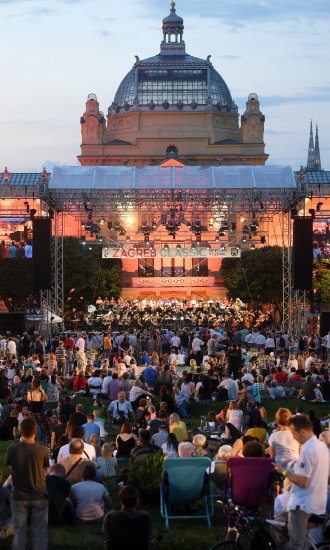 Koncert Simfonijskog orkestra HRT-a na Trgu kralja Tomislava u sklopu programa Zagreb Classic