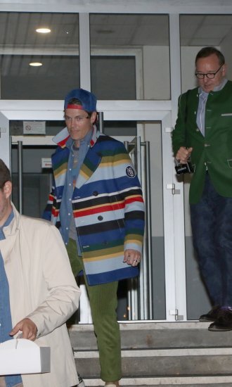 Kevin Spacey i Evan Lowenstein napuštaju Đokovićev restoran