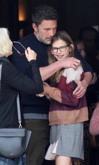 Ben Affleck i Jennifer Garner s djecom kupuju božićno drvce