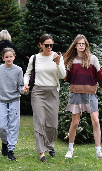 Ben Affleck i Jennifer Garner s djecom kupuju božićno drvce