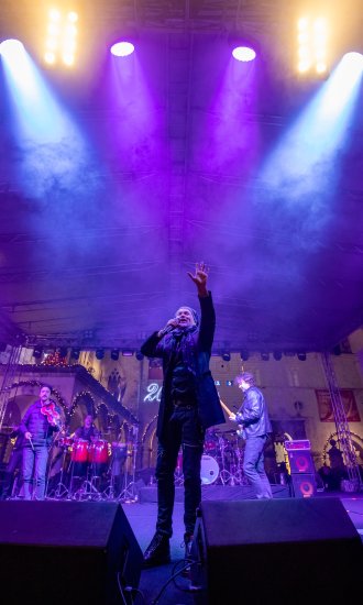 U sklopu Dubrovačkog zimskog festivala Gibonni održao koncert na Stradunu