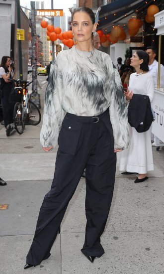 ZNA KATIE HOLMES
