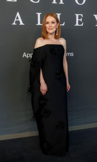 JULIANNE MOORE